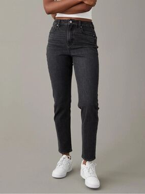 American Eagle Outfitters Women's Stridged Mom Jeans in Charcoal Black